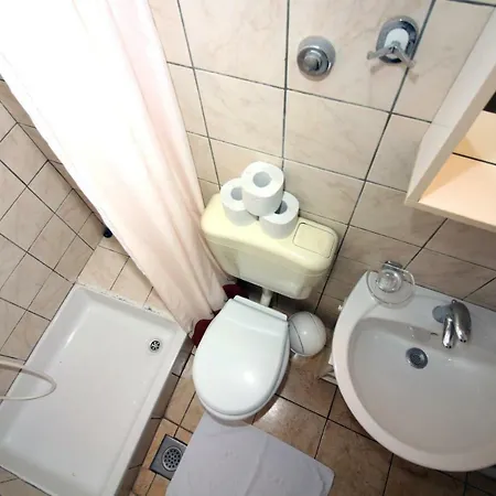 Apartamento 6 Bedroom In Tisno
