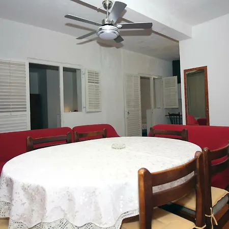 6 Bedroom In Apartamento *