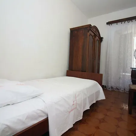 6 Bedroom In Apartamento