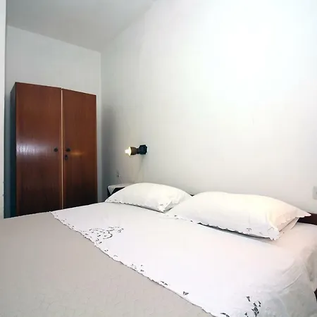 6 Bedroom In Apartamento
