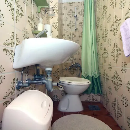 6 Bedroom In Tisno