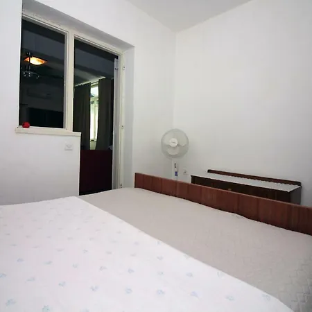 6 Bedroom In Tisno