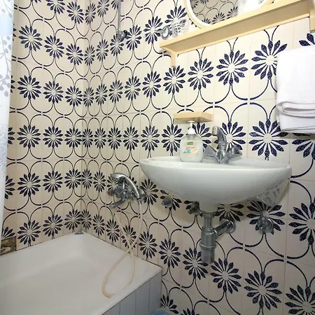 6 Bedroom In Tisno