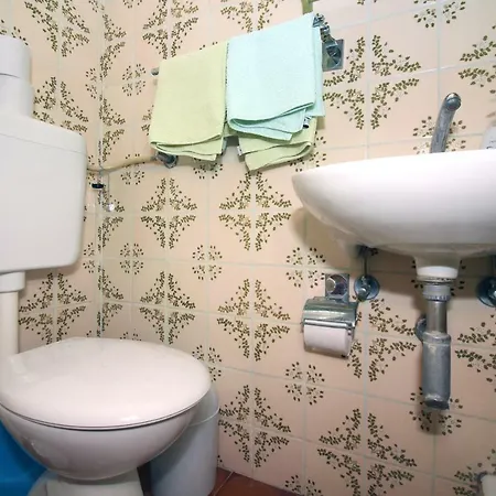 6 Bedroom In Apartamento